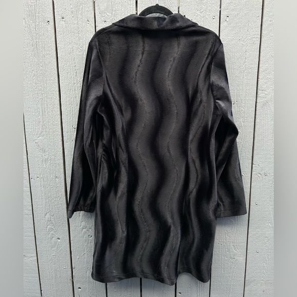 Black velvet coat - Picture 2 of 2